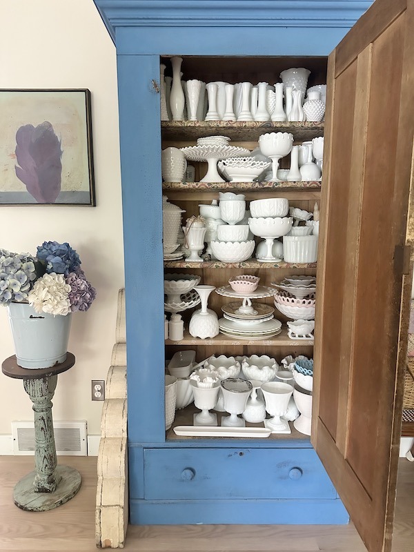 storage cupboard for milk glass collection