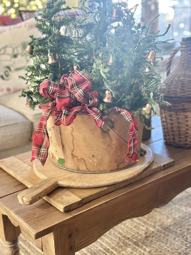 vintage decor bread boards Christmas decorating