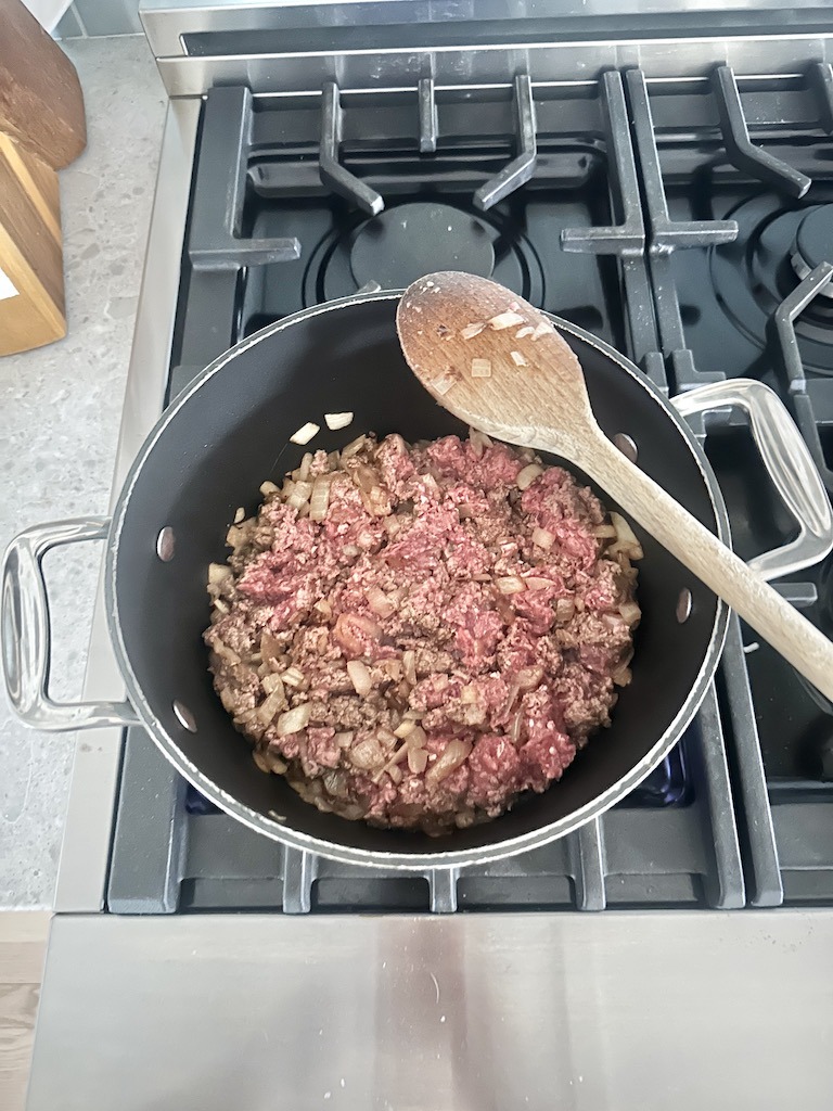 brown ground beef for quick and easy chili recipe