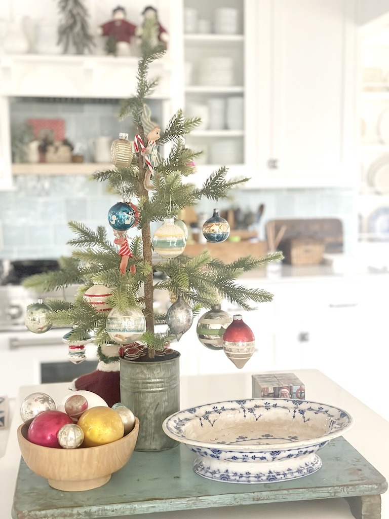 Green and White Kitchen Christmas Decor - Clean and Scentsible