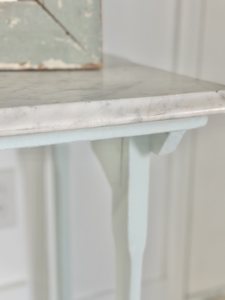 a bit of paint and some styling marble perfect fit