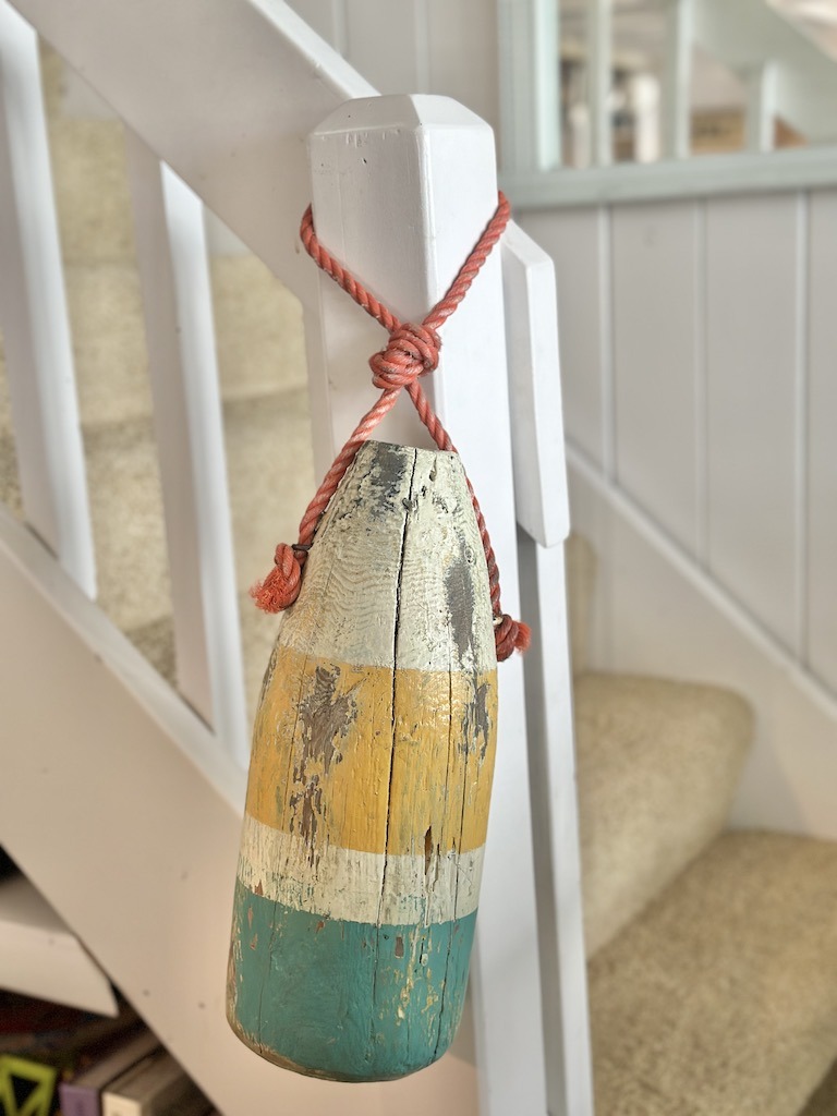 summer cottage decor with nautical details