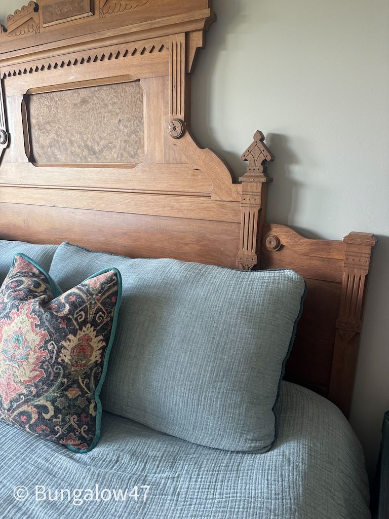 Seeing red, go-to meals, + a headboard